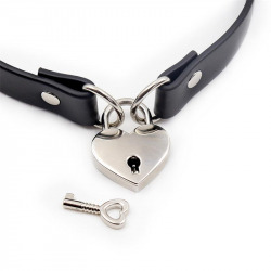 Collier avec Cadenas en forme de Coeur Noir