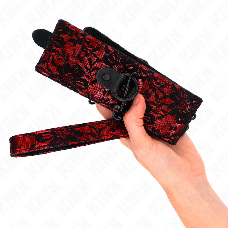 Collar con Correa de Encaje Rojo