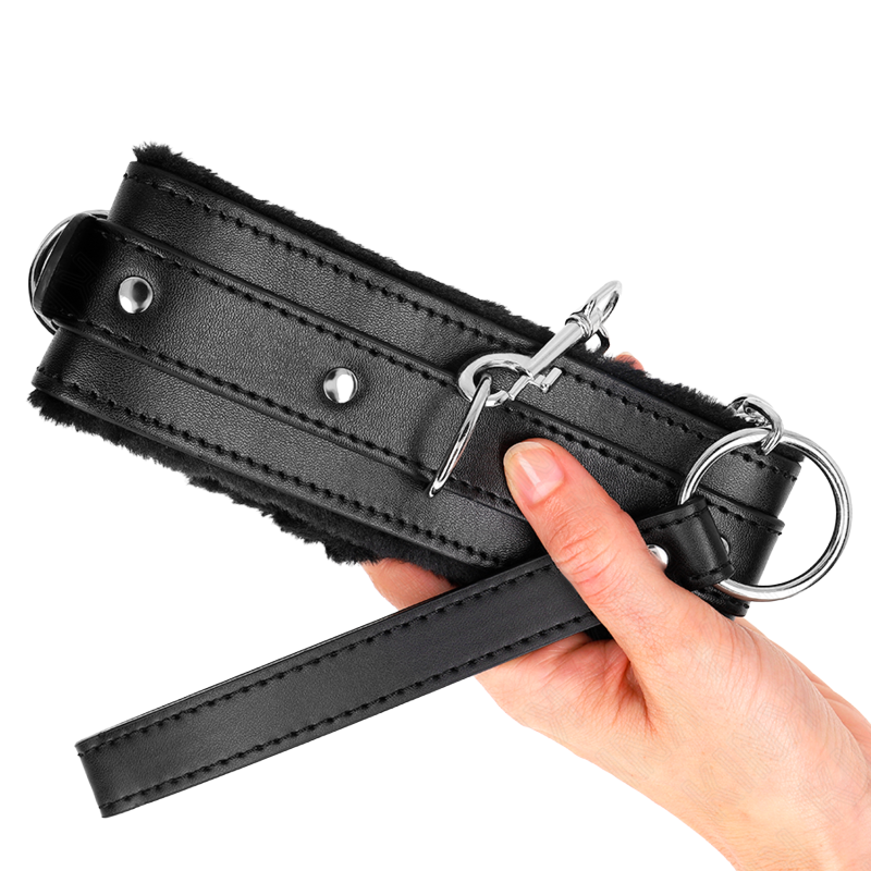 Collar Con Correa con Restricciones Negro