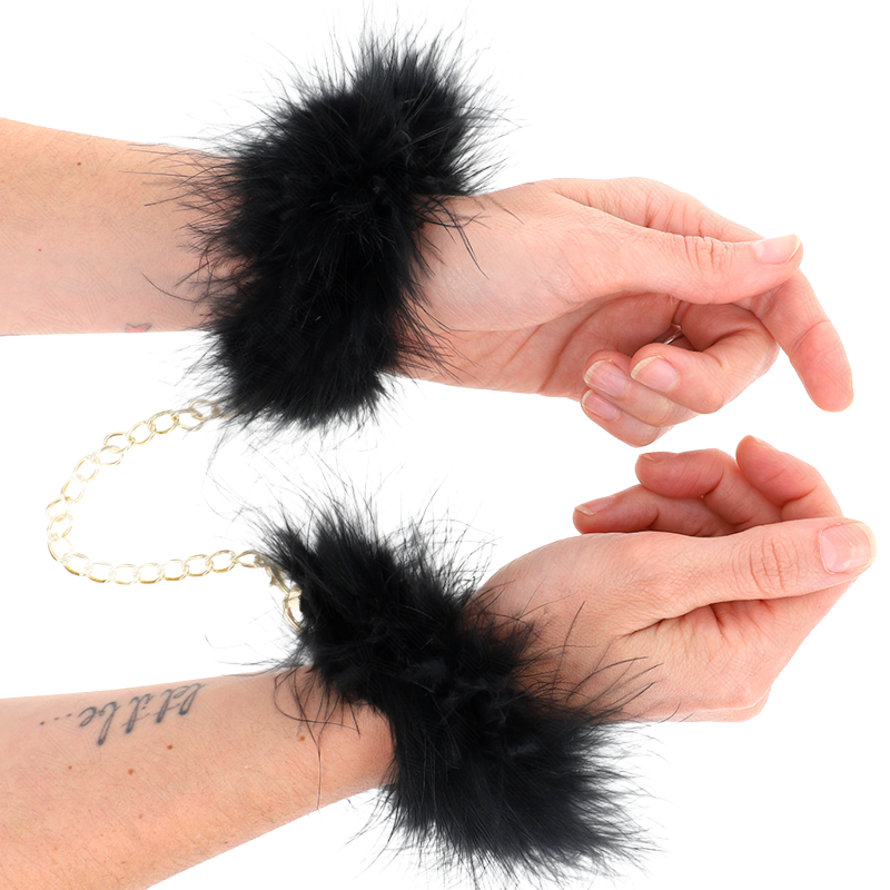 Esposas de Plumas Negras con Cadena Dorada Modelo 2