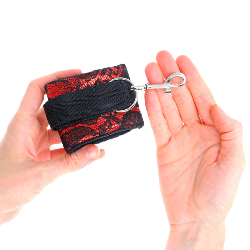Muñequeras Cortas de Encaje Terciopelo y Unión Rojo y Negro