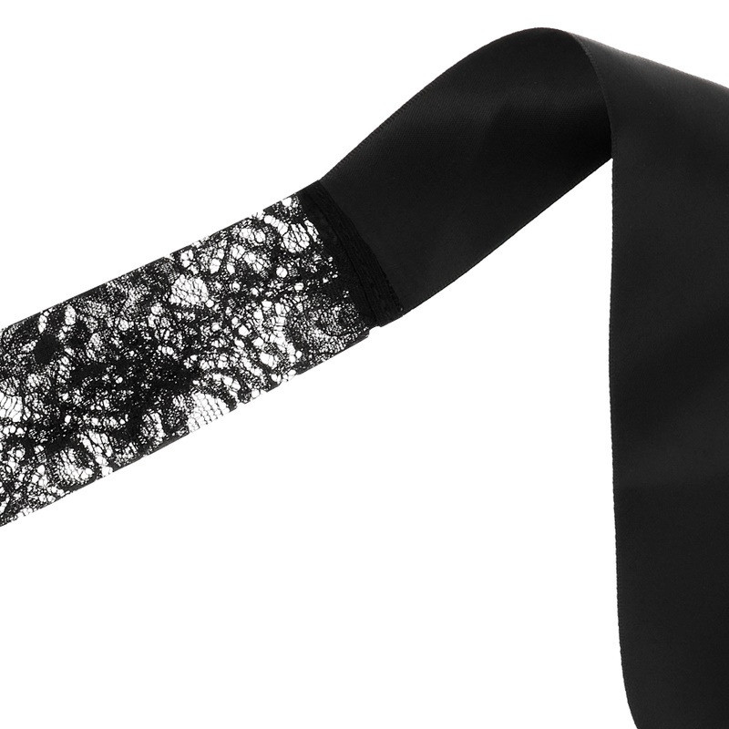 Masque en Dentelle Florale Noire