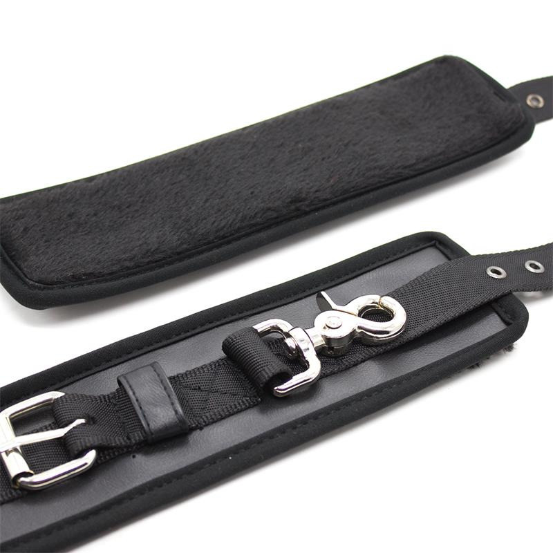 Menottes en Cuir Mousqueton Grand Noir
