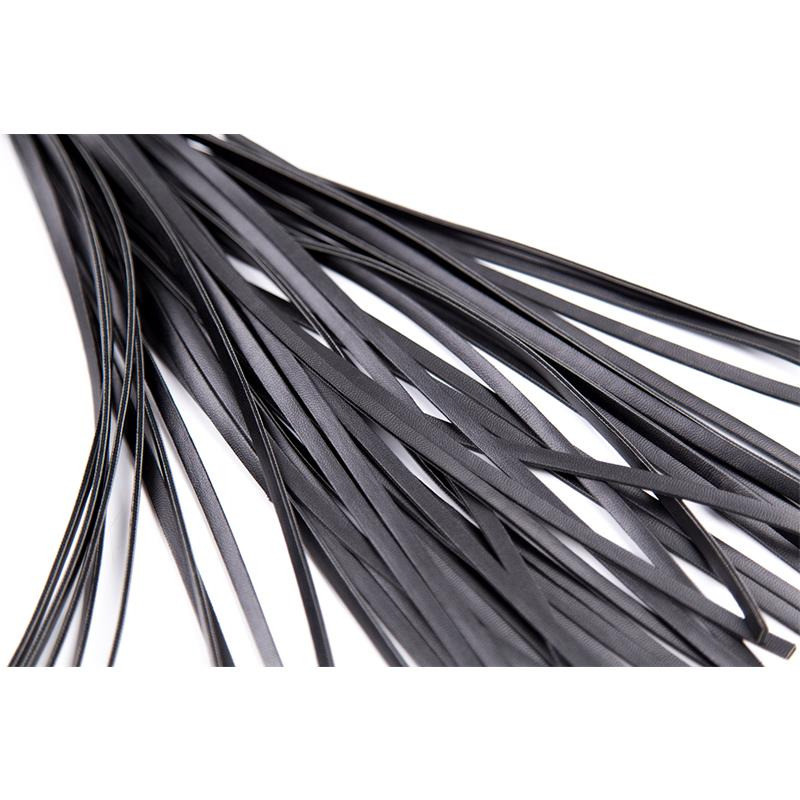 Flogger avec Manche Noir