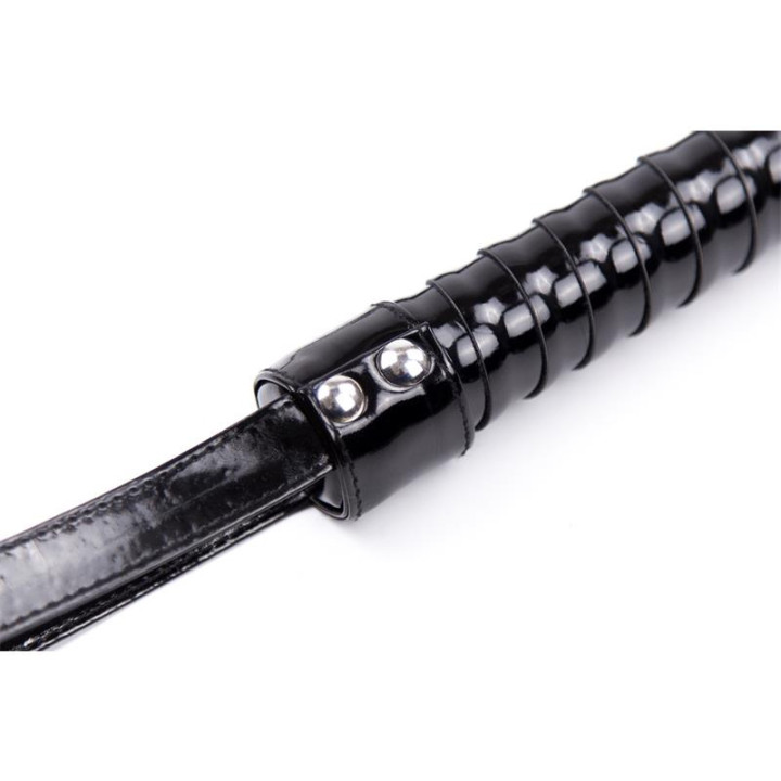 Flogger avec Manche Noir