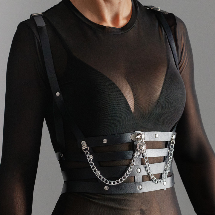 Harnais Corset Détail Chaînes