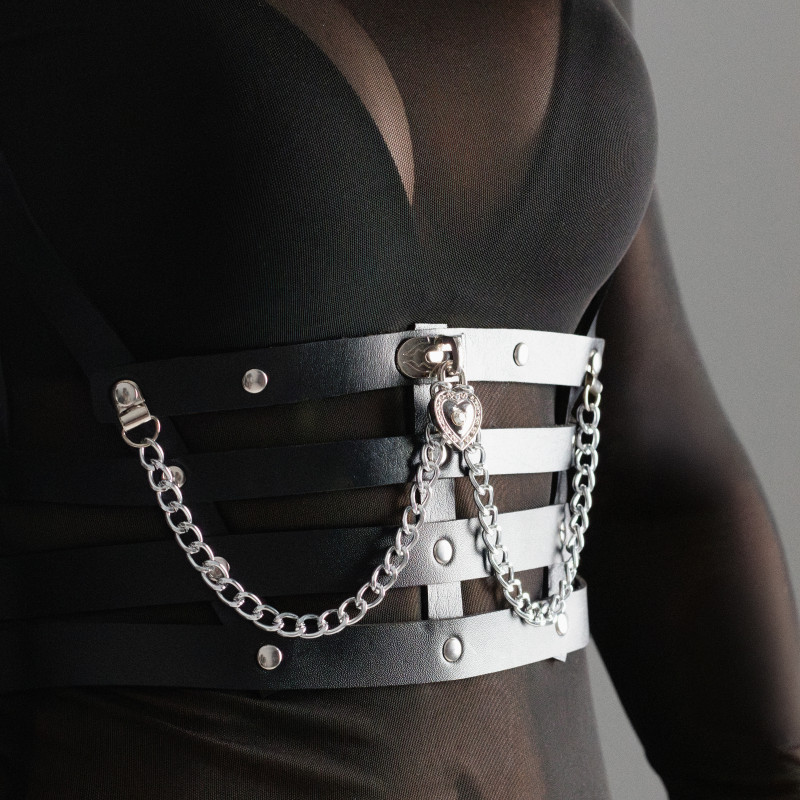 Harnais Corset Détail Chaînes