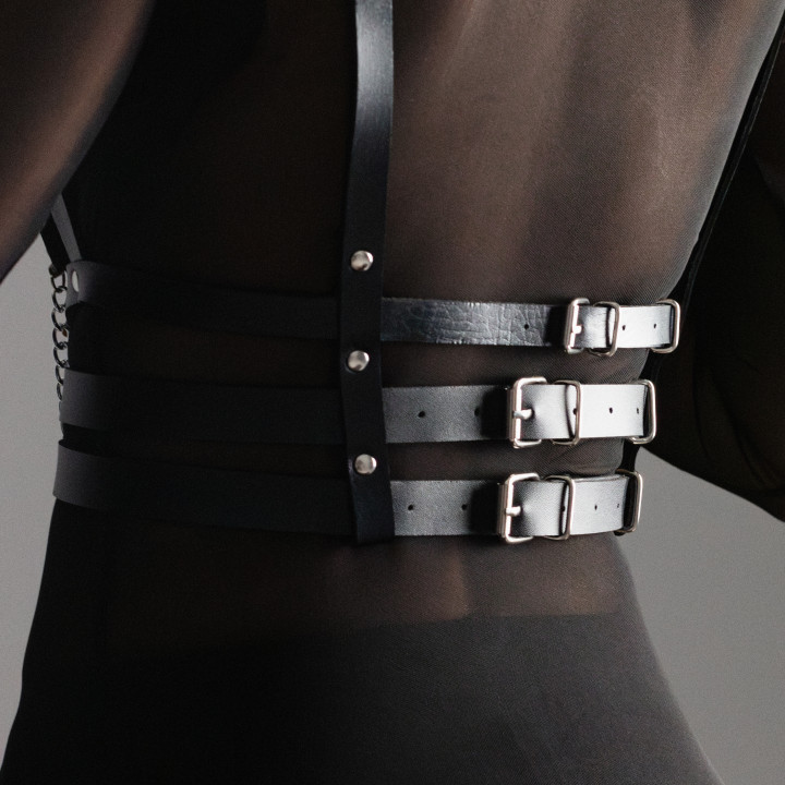 Harnais Corset Détail Chaînes