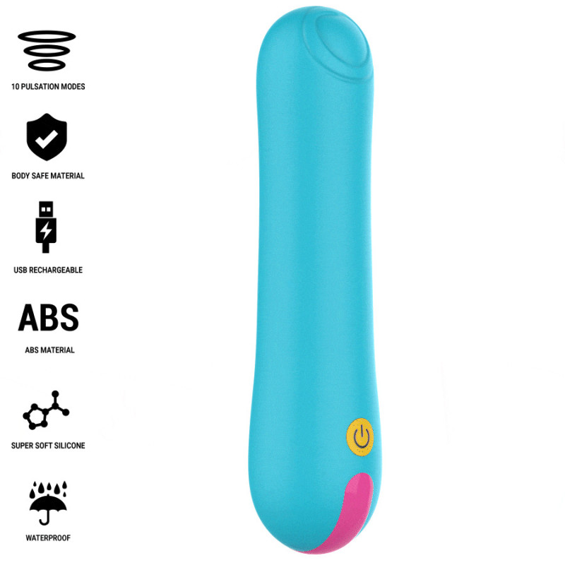 Claudia Tapping Vibrador