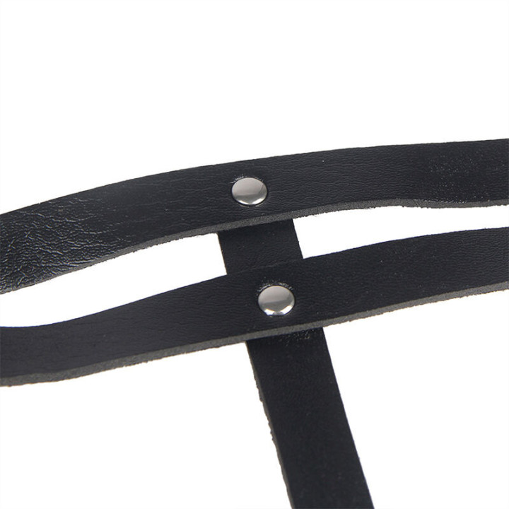 Cinturon de Cadenas Anillas Cuero Negro