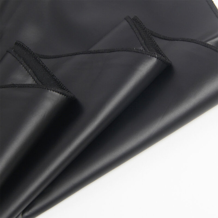 Vestido con Tirantes de Cuero Negro