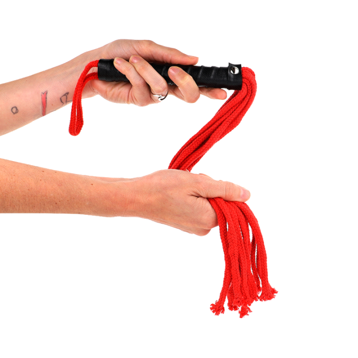 Fouet à cordes rouge 56 cm