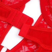 Body rouge en dentelle avec jarretelles et lanières