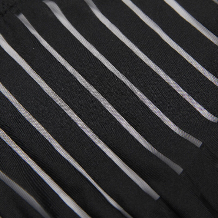 Body noir avec porte-jarretelles