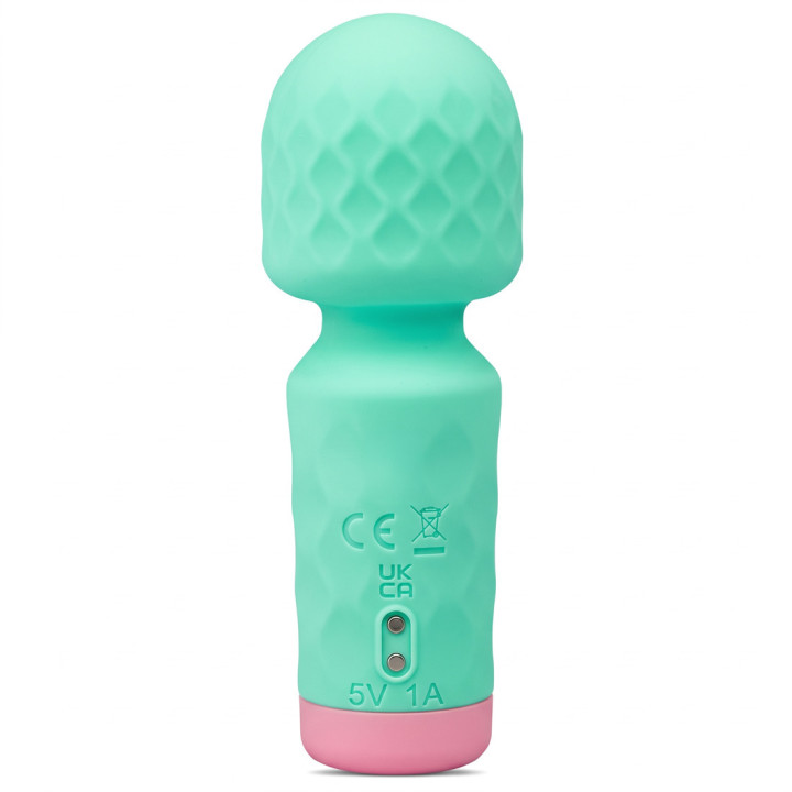 Vicky Aqua