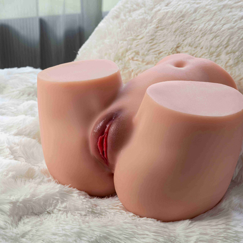 Nina Fesses et Vagin au Toucher Réaliste