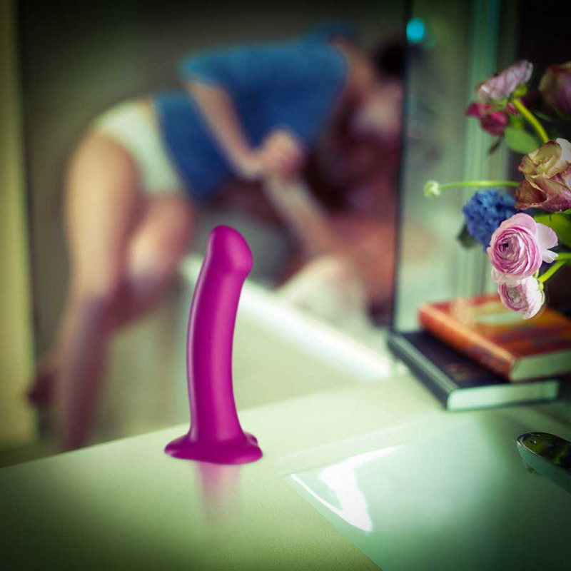 Magnum Dildo Morado