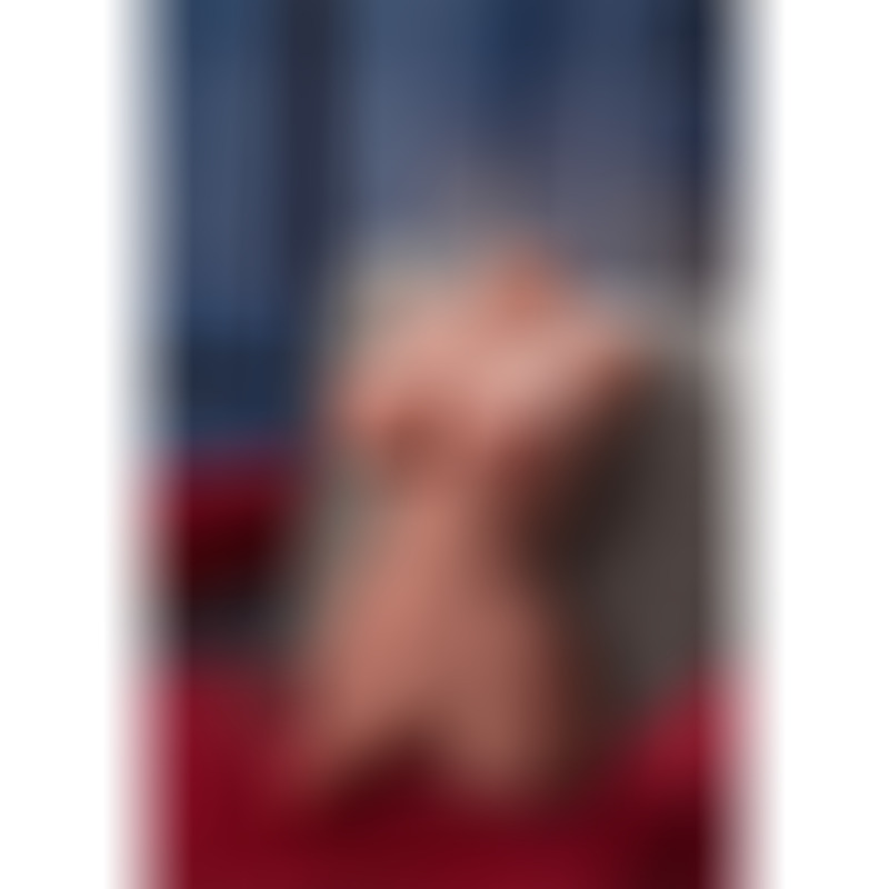 Hermosa Lady Boy Torso Femenino con Dildo con Vibración y Thrusting