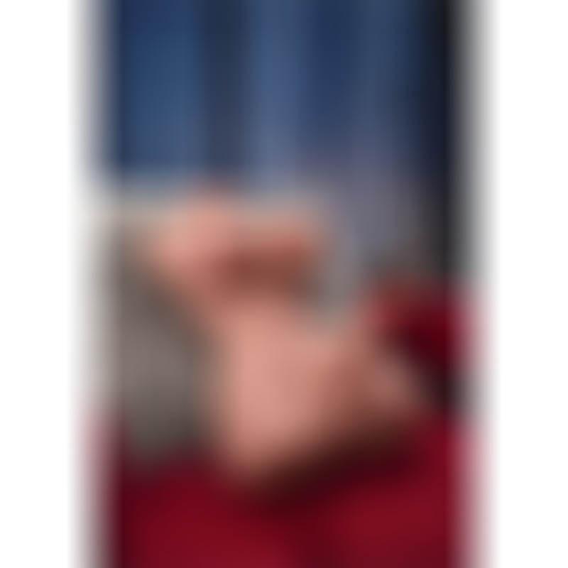 Hermosa Lady Boy Torso Femenino con Dildo con Vibración y Thrusting